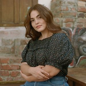 Doên Frances Top in Parc Monceau